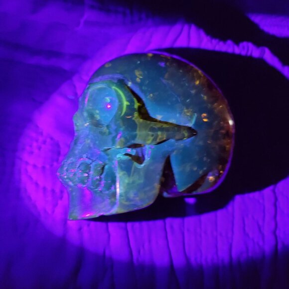 Amber Reconstituted Carved Amber Skull 3.5" x 3.5" x 2" Reconstituted Amber - Picture 9 of 16